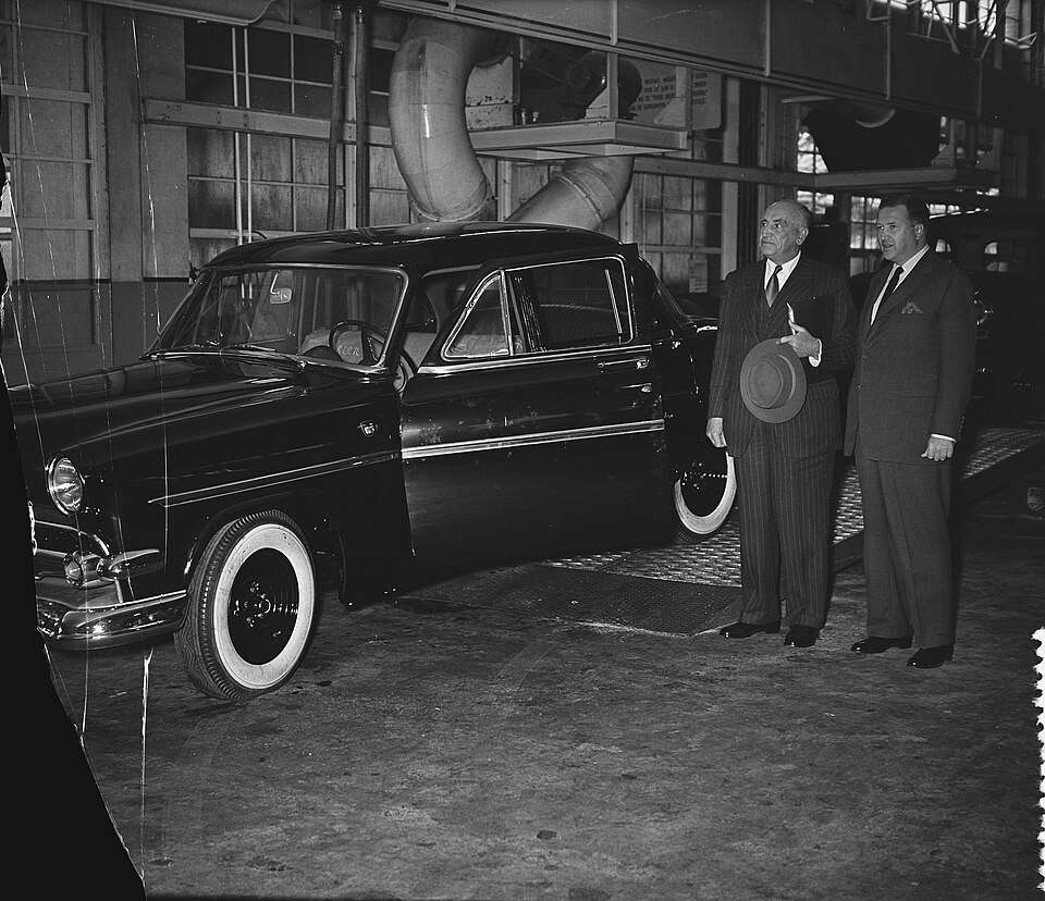 Bezoek_Henry_Ford_aan_Ford_fabriek_in_Amsterdam,